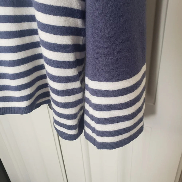 Hannah Striped V-neck Lightweight Nylon Blend Pullover Sweater - Picture 4 of 7